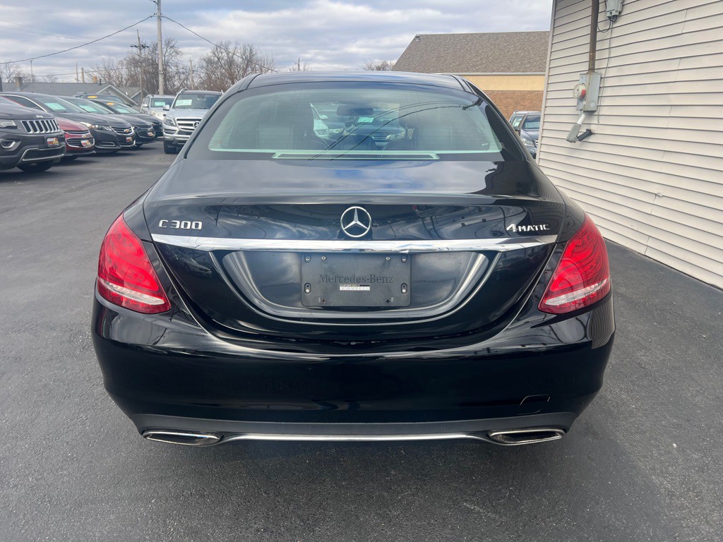 2015 Mercedes-Benz C-Class Image 18