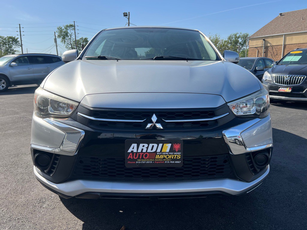 2019 Mitsubishi Outlander Image 1