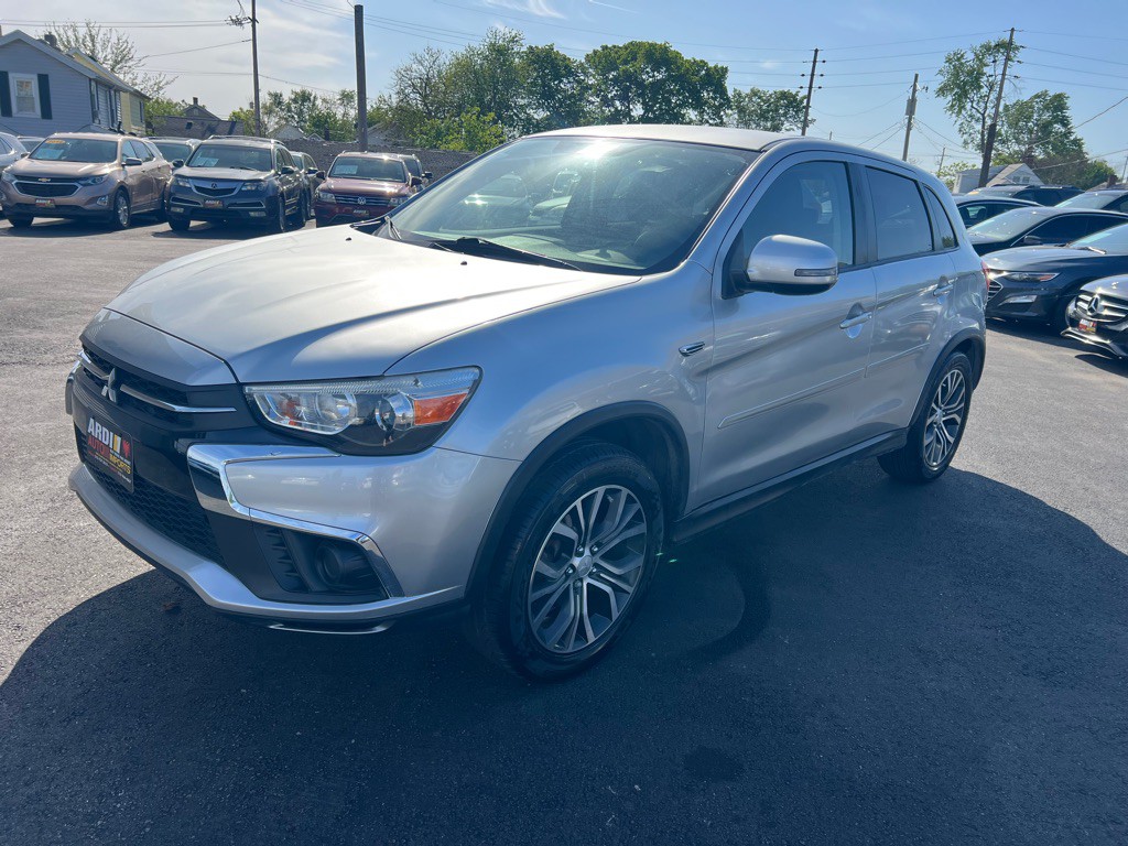 2019 Mitsubishi Outlander Image 3