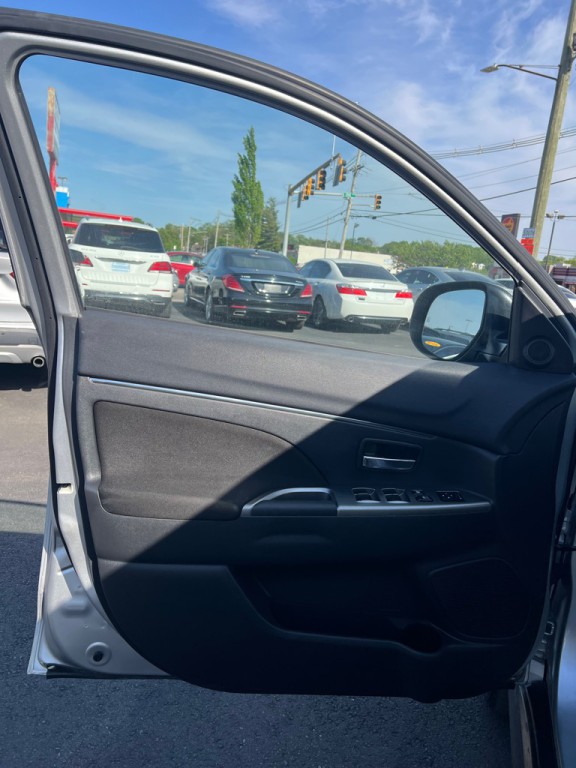 2019 Mitsubishi Outlander Image 8