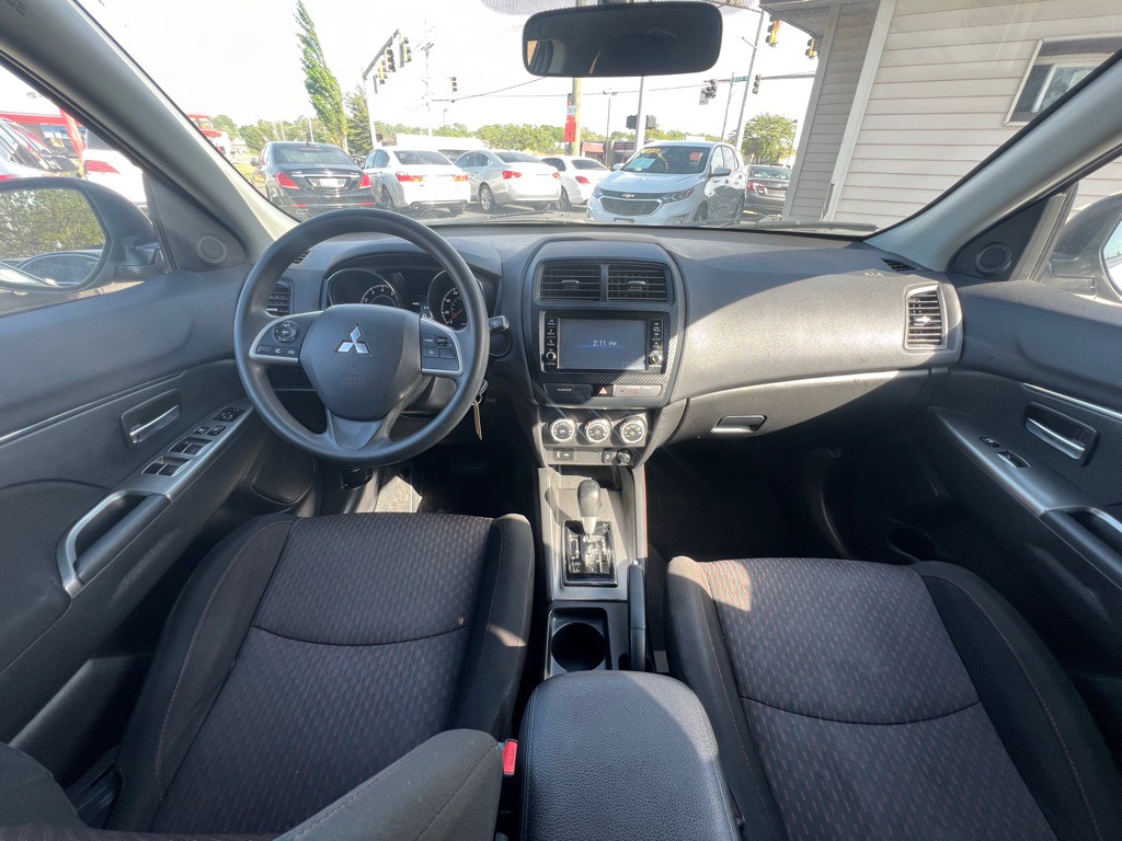 2019 Mitsubishi Outlander Image 11