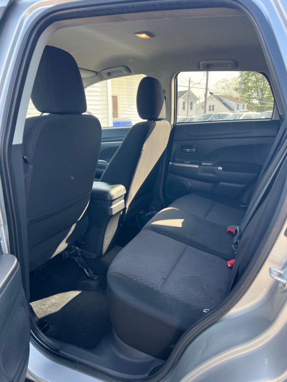 2019 Mitsubishi Outlander Image 13