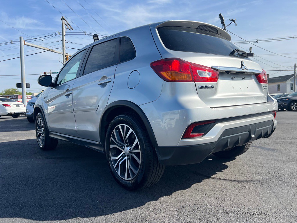 2019 Mitsubishi Outlander Image 15