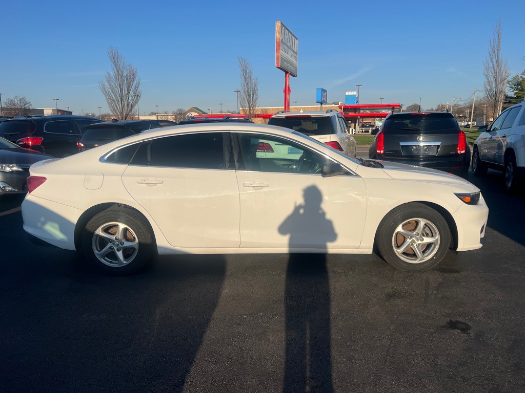 2018 Chevrolet Malibu Image 5