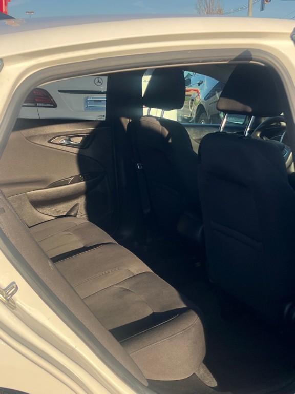 2018 Chevrolet Malibu Image 10