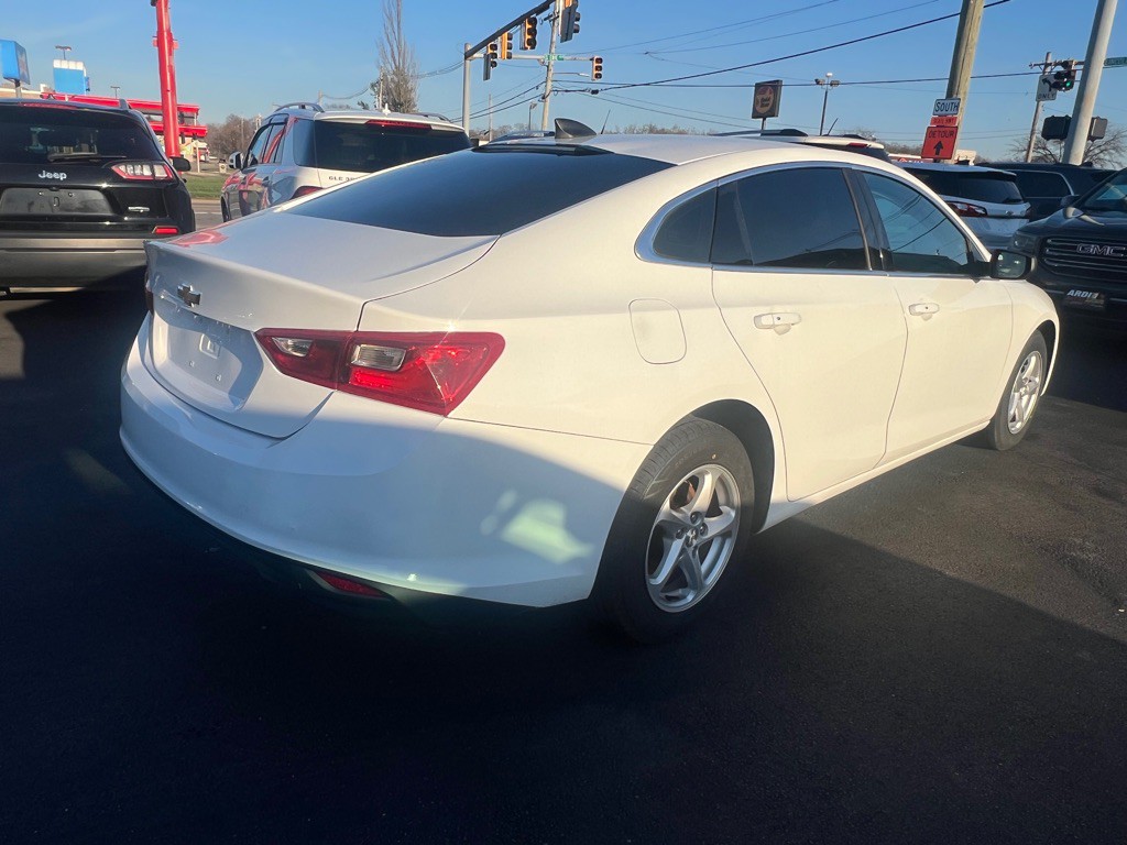 2018 Chevrolet Malibu Image 12