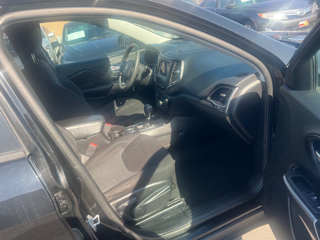 2020 Jeep Cherokee Image 11