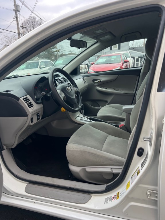 2012 Toyota Corolla Image 10