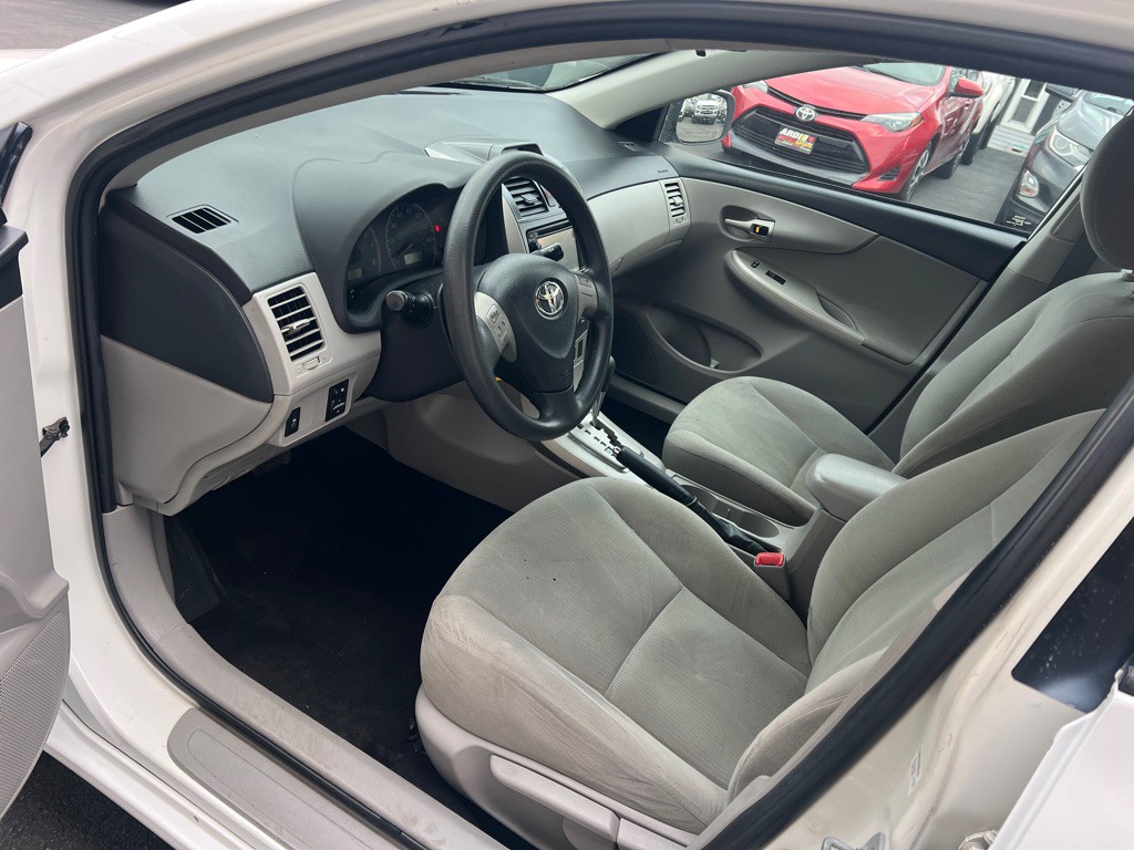 2012 Toyota Corolla Image 11