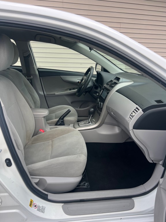 2012 Toyota Corolla Image 12