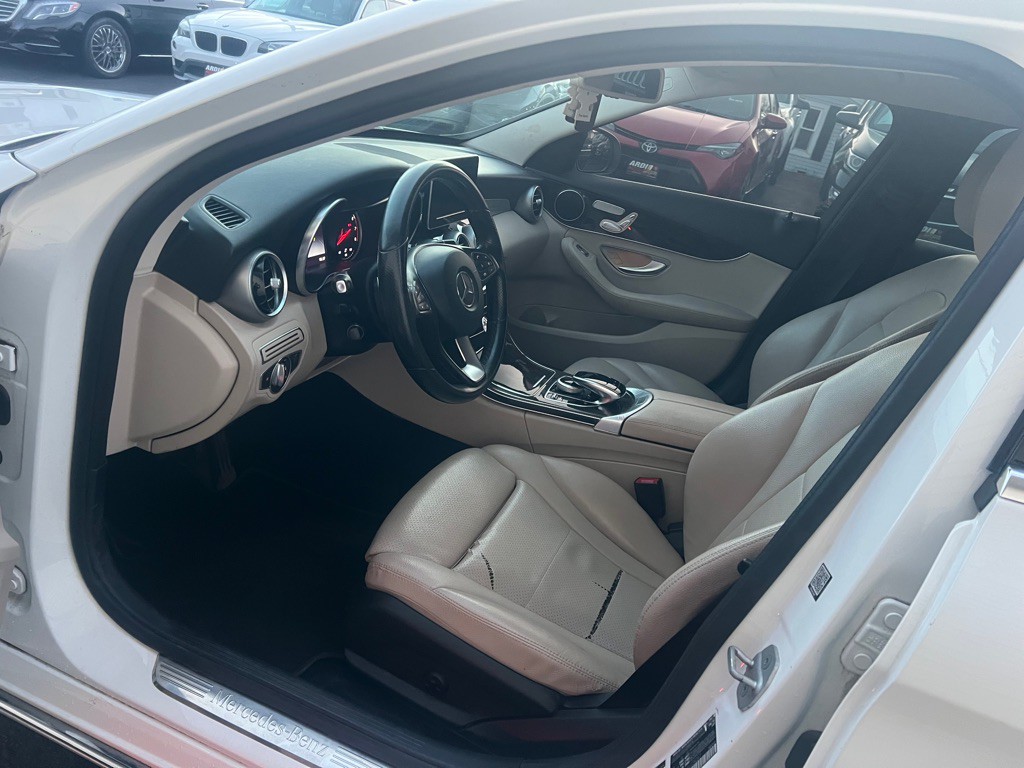 2016 Mercedes-Benz C-Class Image 8