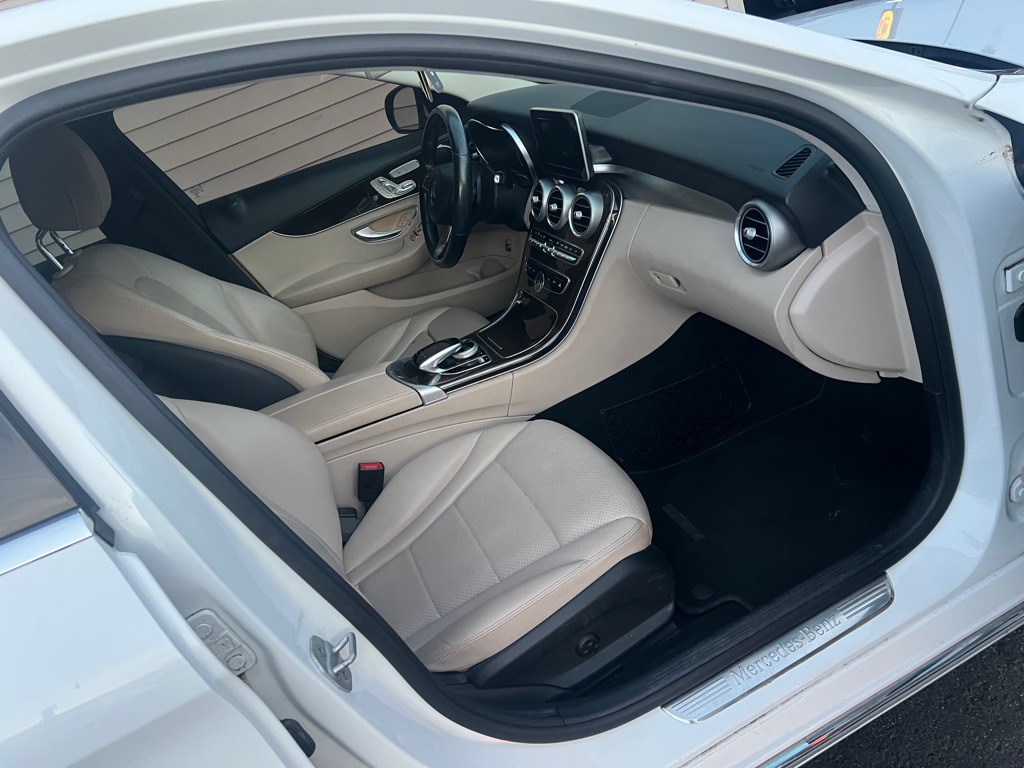 2016 Mercedes-Benz C-Class Image 14