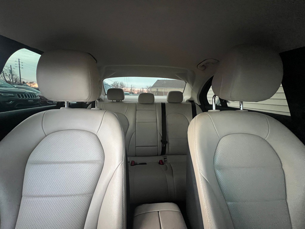 2016 Mercedes-Benz C-Class Image 15