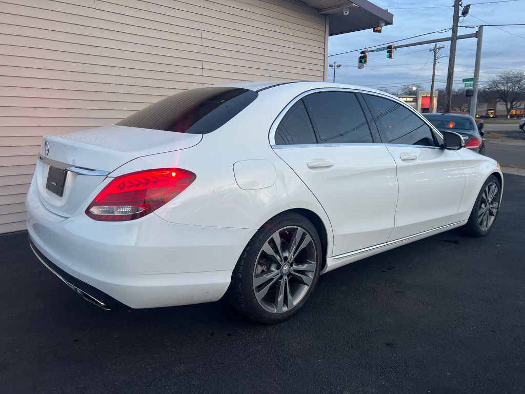 2016 Mercedes-Benz C-Class Image 19