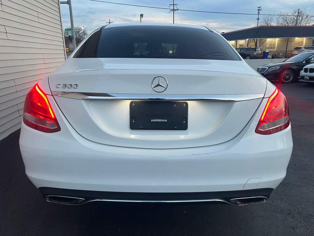2016 Mercedes-Benz C-Class Image 22