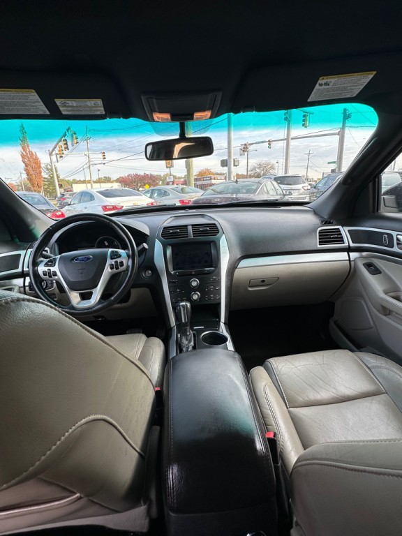 2011 Ford Explorer Image 8