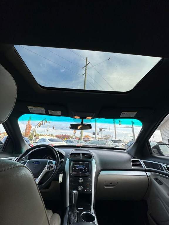 2011 Ford Explorer Image 12