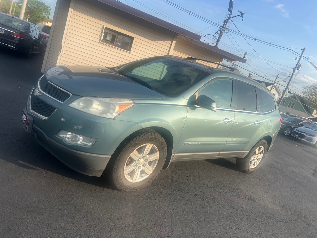 2009 Chevrolet Traverse Image 3