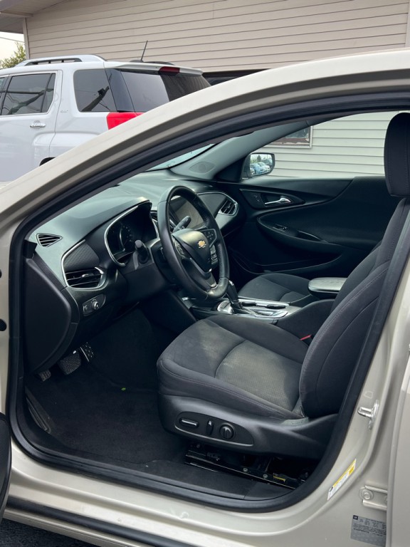 2016 Chevrolet Malibu Image 6