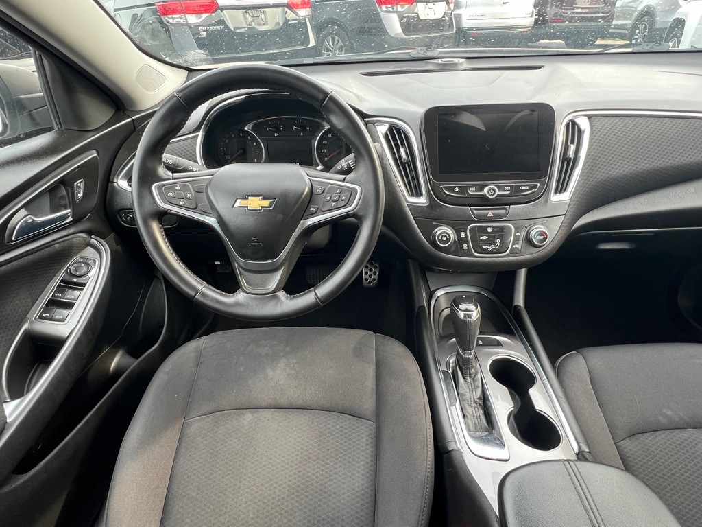 2016 Chevrolet Malibu Image 8