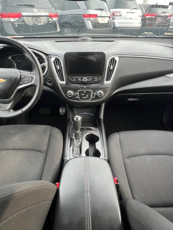 2016 Chevrolet Malibu Image 11