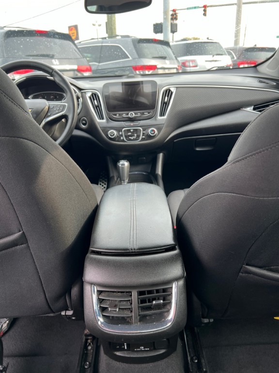 2016 Chevrolet Malibu Image 12