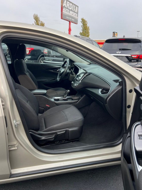 2016 Chevrolet Malibu Image 13