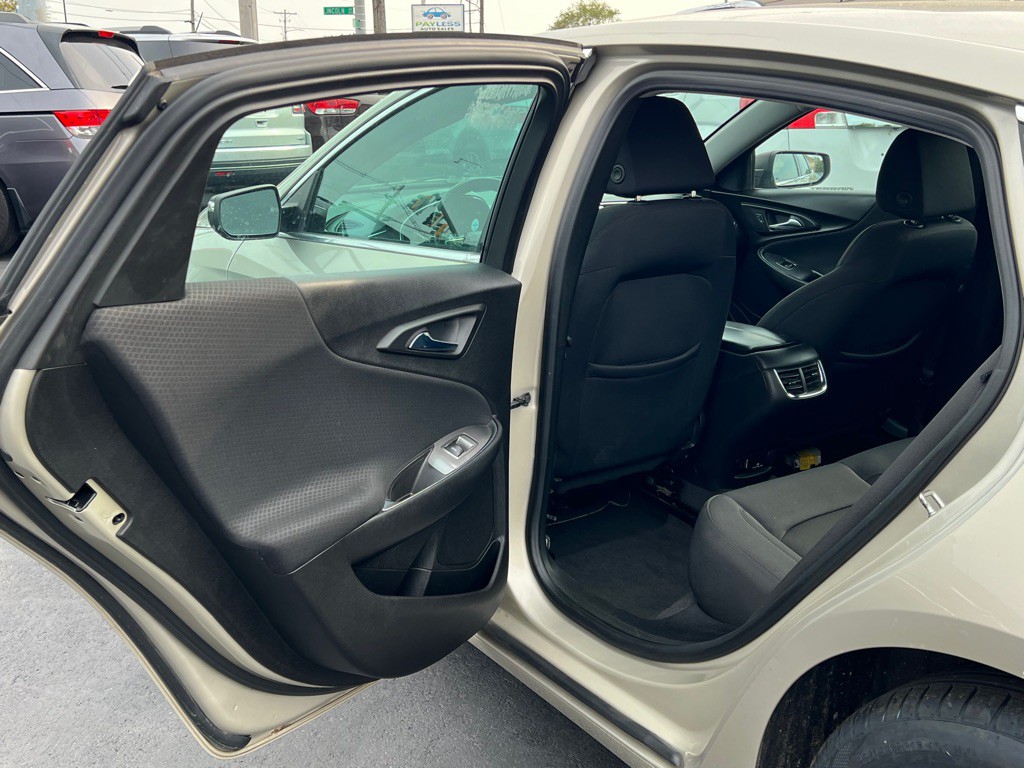 2016 Chevrolet Malibu Image 15