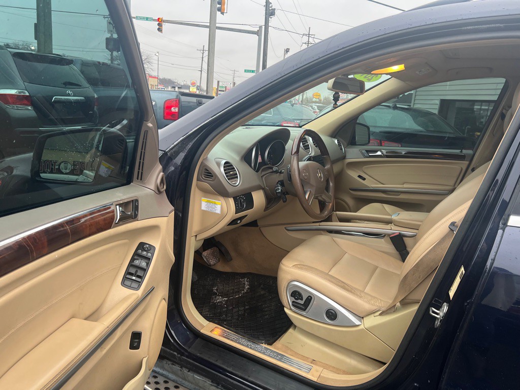 2011 Mercedes-Benz M-Class Image 21