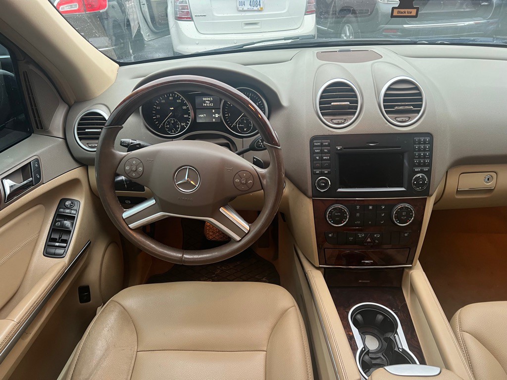2011 Mercedes-Benz M-Class Image 24