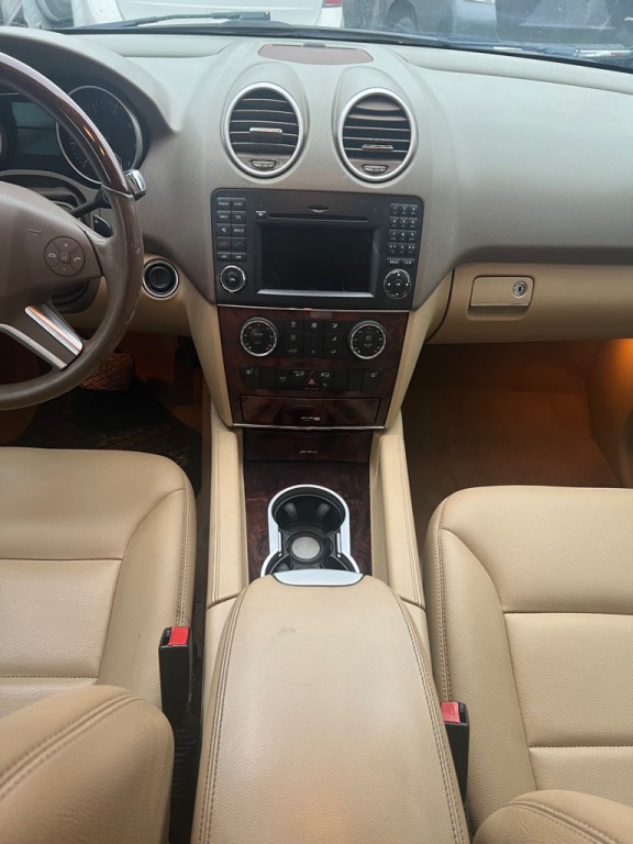 2011 Mercedes-Benz M-Class Image 26