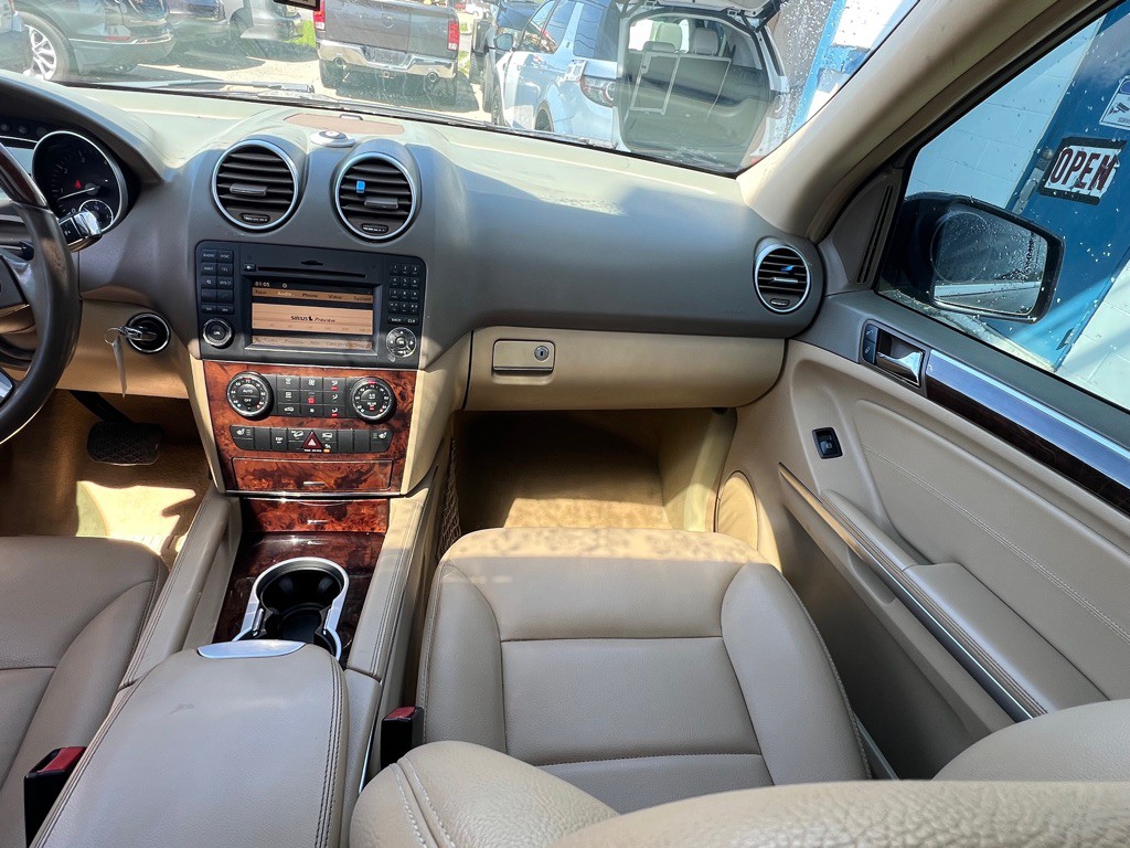2011 Mercedes-Benz M-Class Image 7