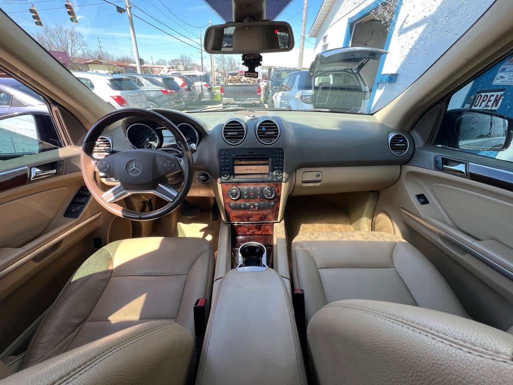 2011 Mercedes-Benz M-Class Image 8