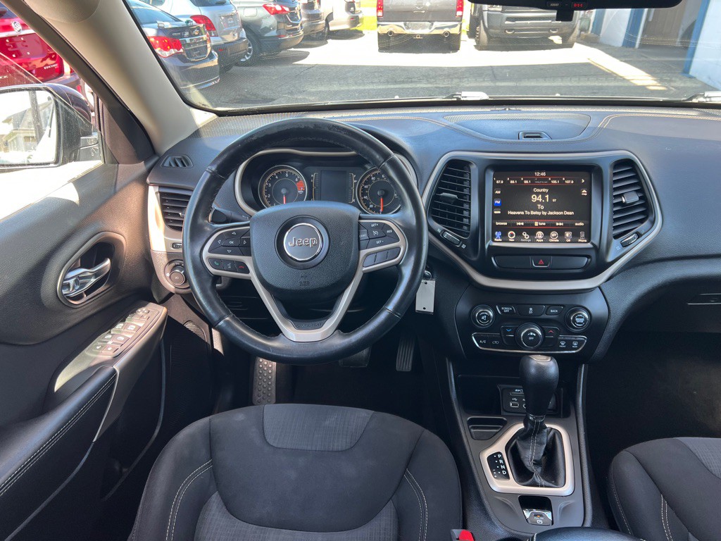 2017 Jeep Cherokee Image 9