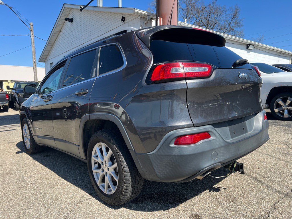 2017 Jeep Cherokee Image 16