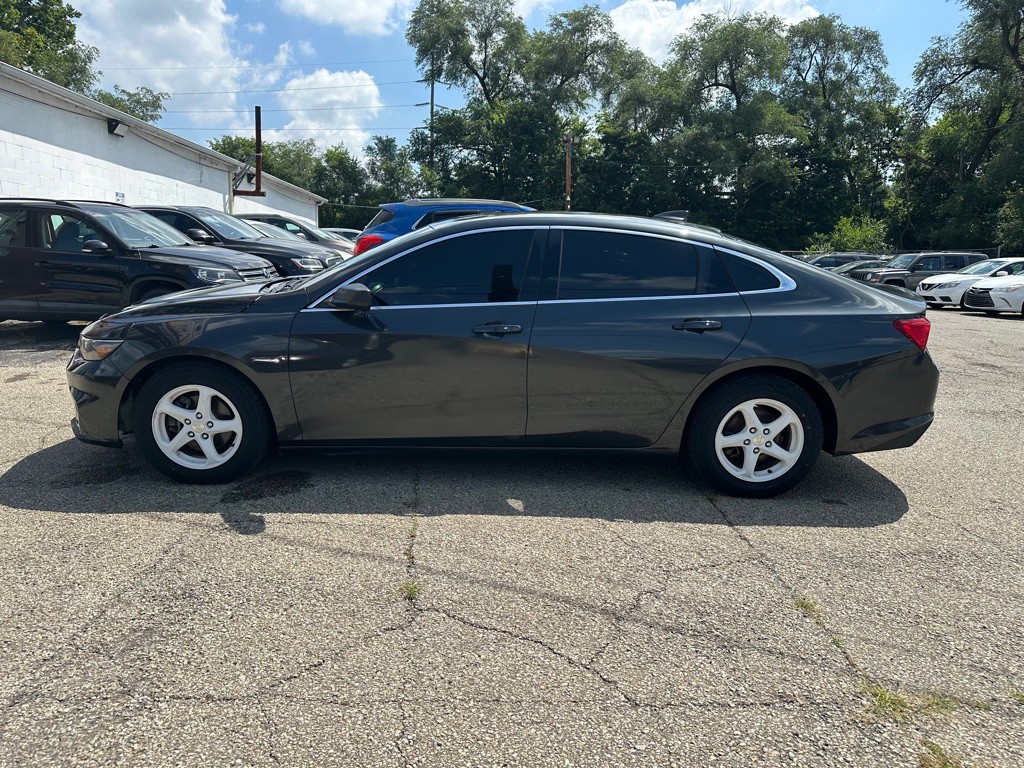 2017 Chevrolet Malibu Image 4