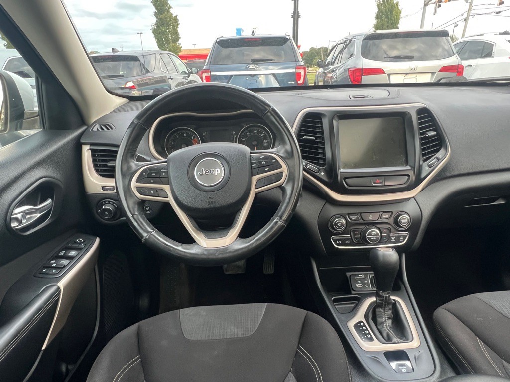 2017 Jeep Cherokee Image 11