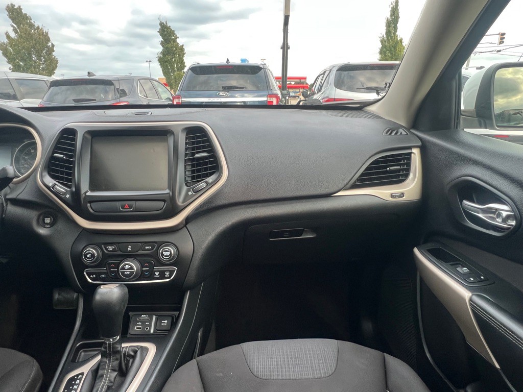 2017 Jeep Cherokee Image 12