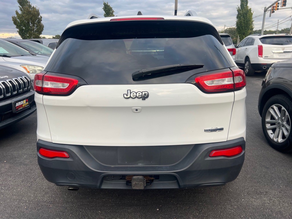 2017 Jeep Cherokee Image 16