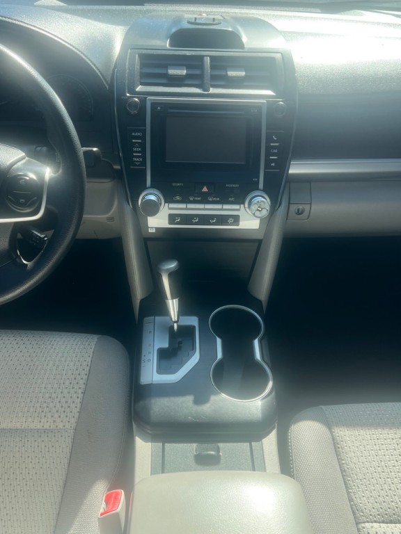 2013 Toyota Camry Image 10