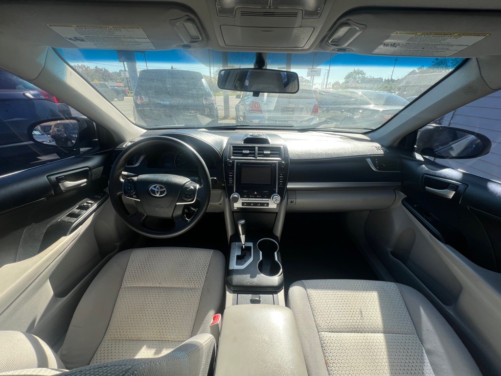 2013 Toyota Camry Image 11