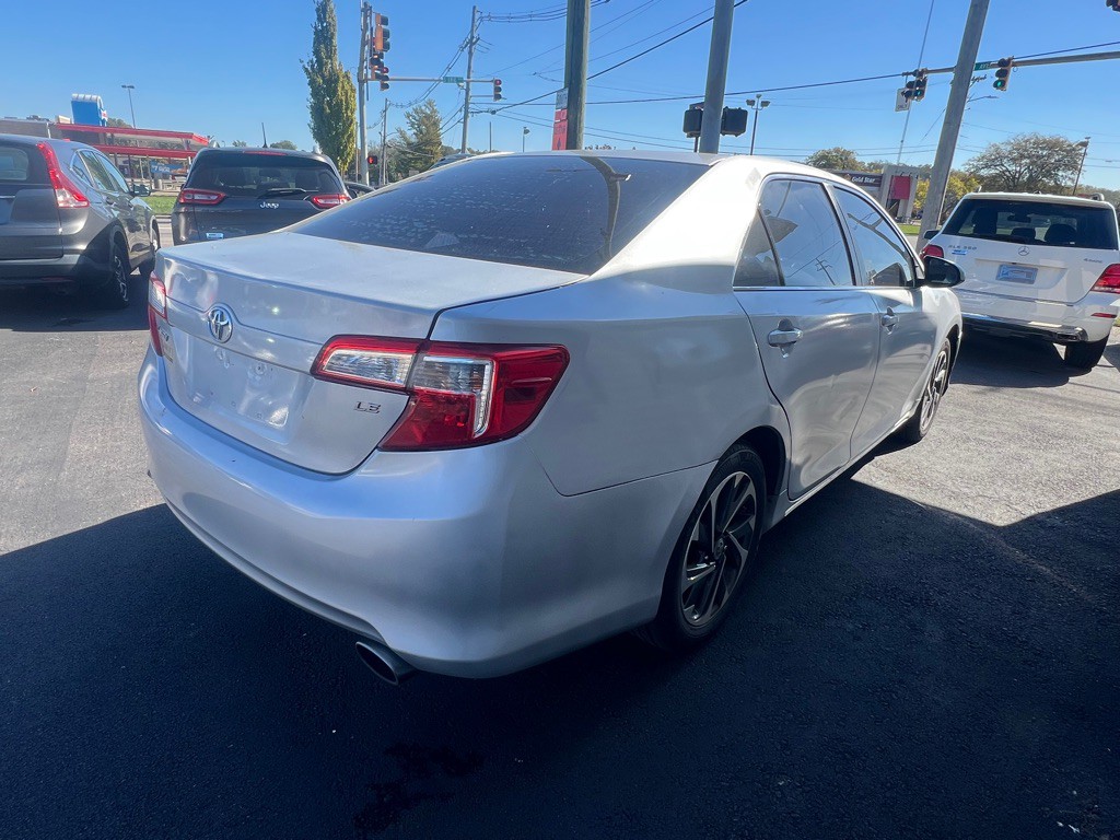 2013 Toyota Camry Image 14