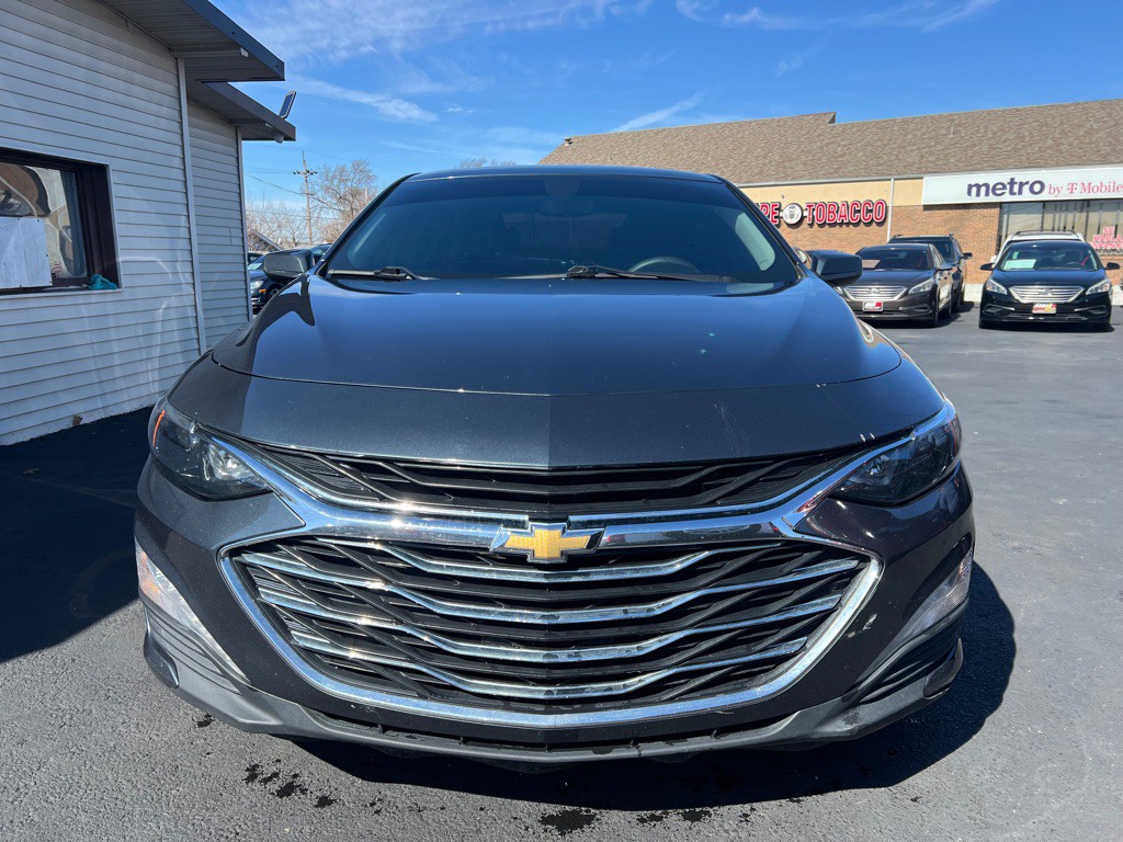 2021 Chevrolet Malibu Image 2