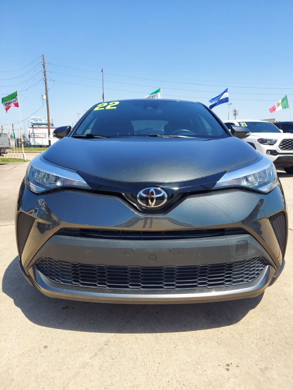 2022 Toyota C-HR Image 2