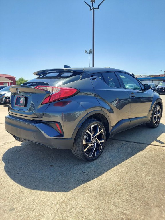 2022 Toyota C-HR Image 5