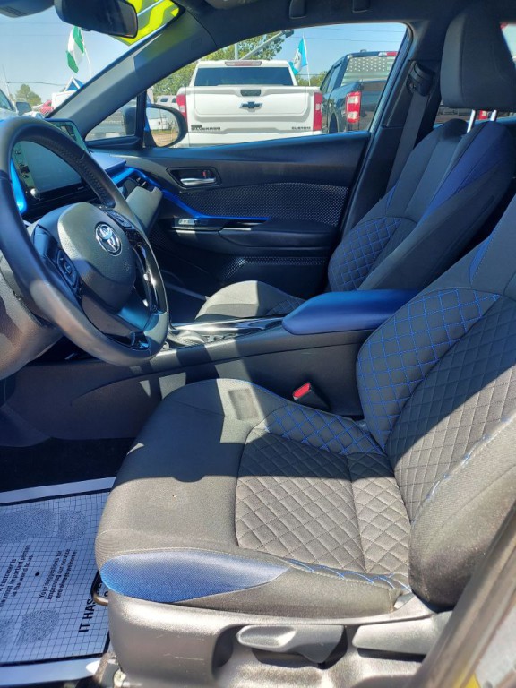 2022 Toyota C-HR Image 9
