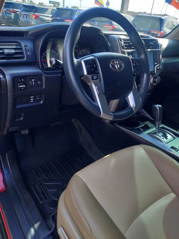 2022 Toyota 4Runner Image 17