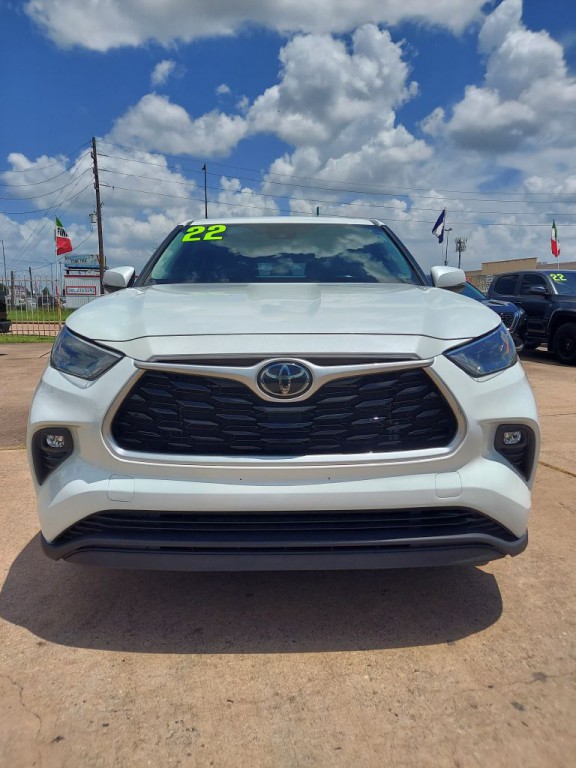 2022 Toyota Highlander Image 2