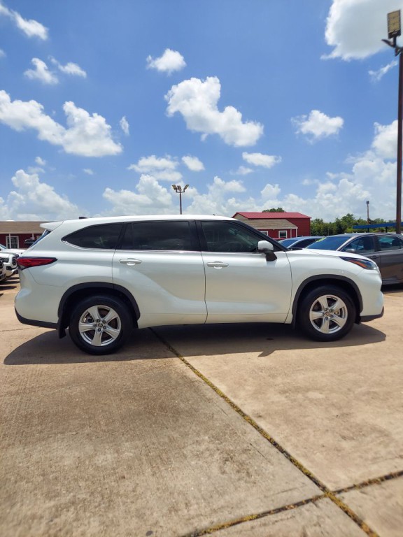 2022 Toyota Highlander Image 4