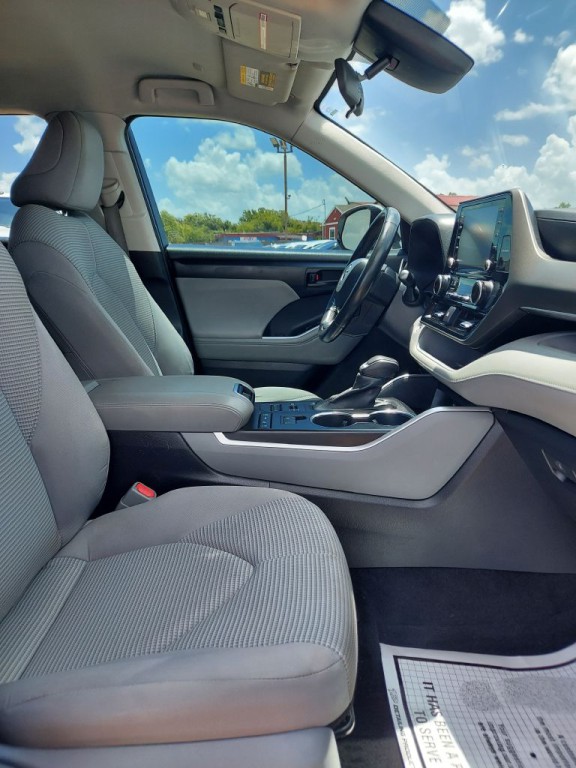 2022 Toyota Highlander Image 12